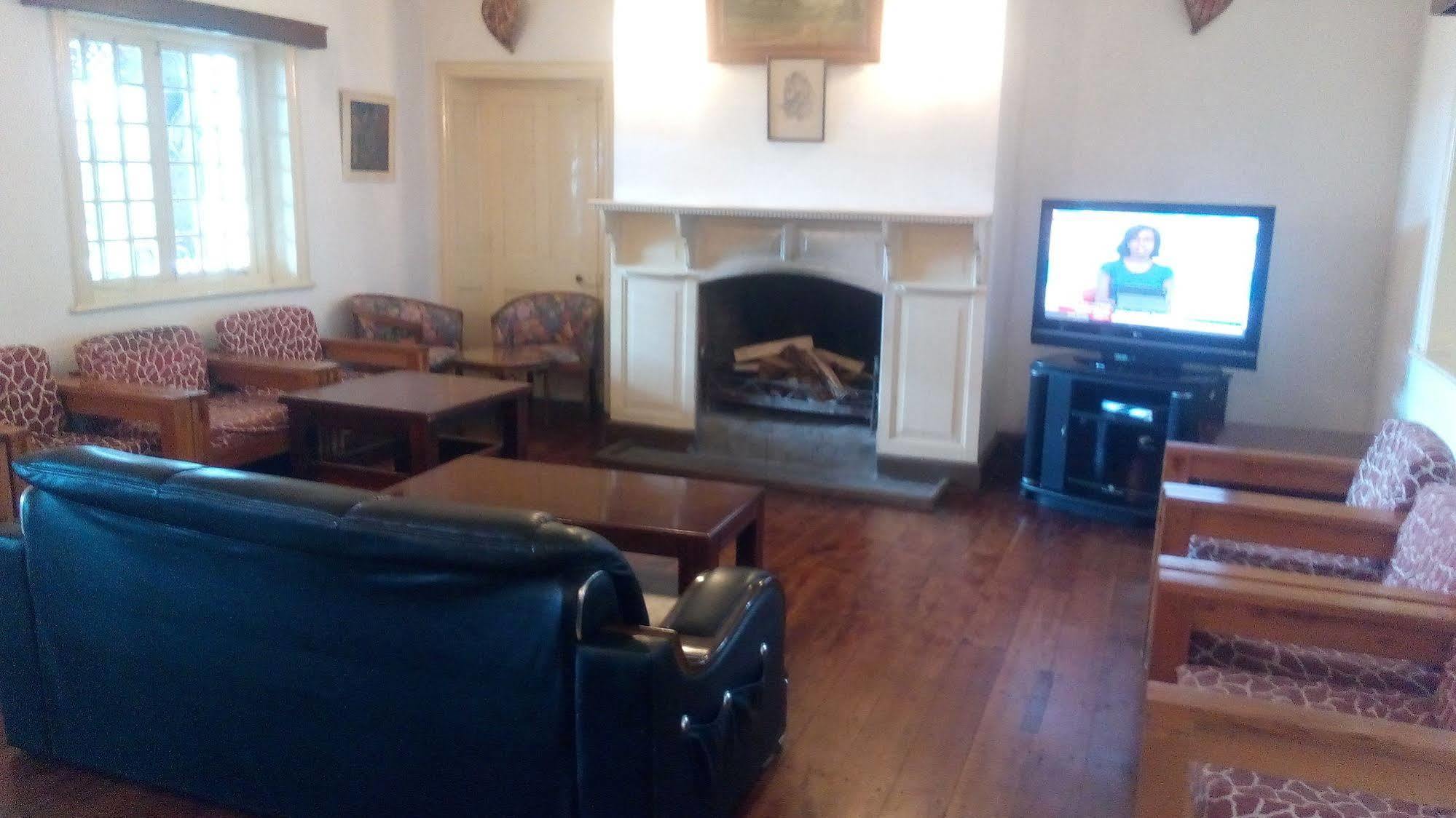 Jacaranda Lake Elementaita Lodge Gilgil المظهر الخارجي الصورة