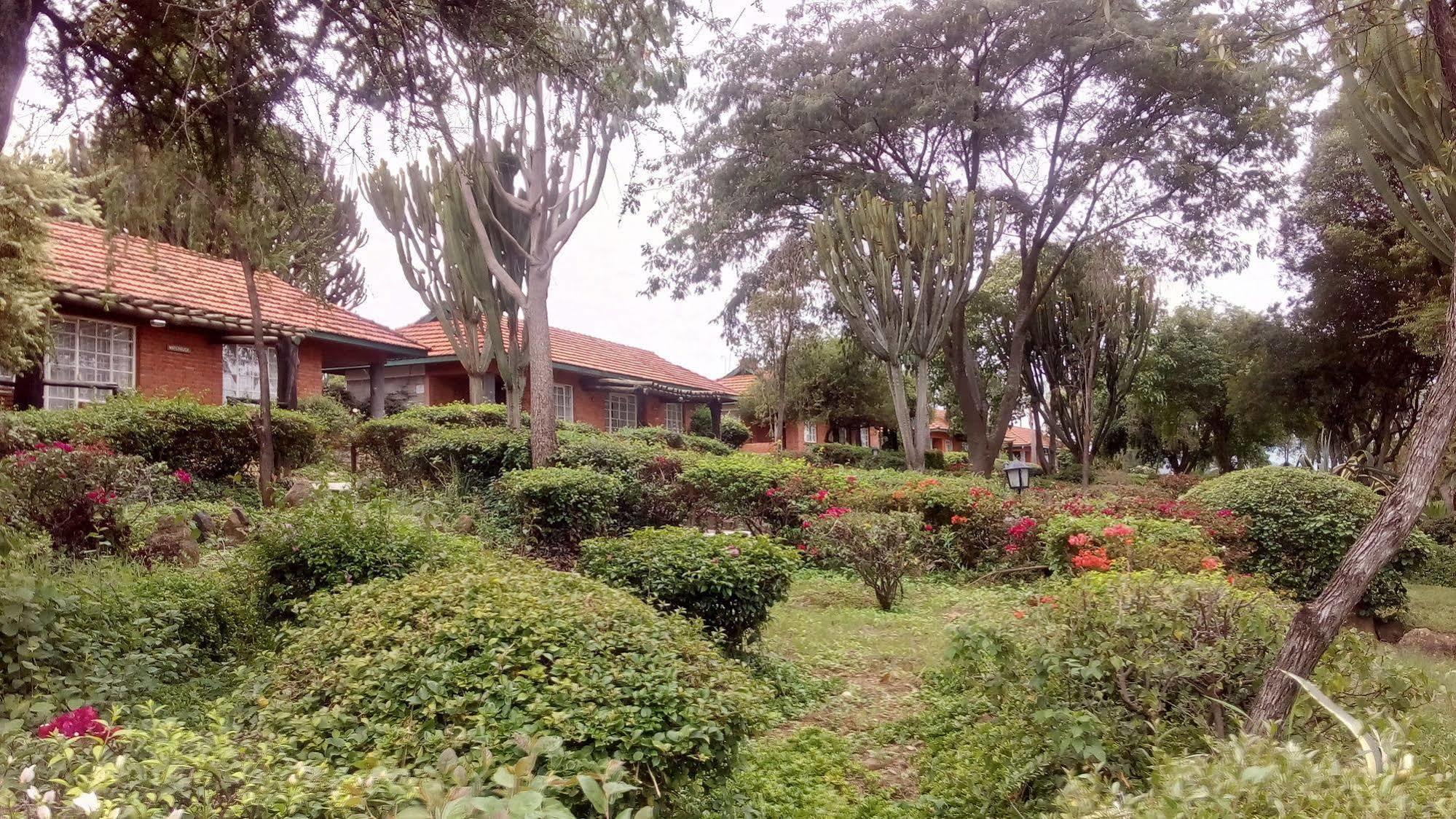 Jacaranda Lake Elementaita Lodge Gilgil المظهر الخارجي الصورة